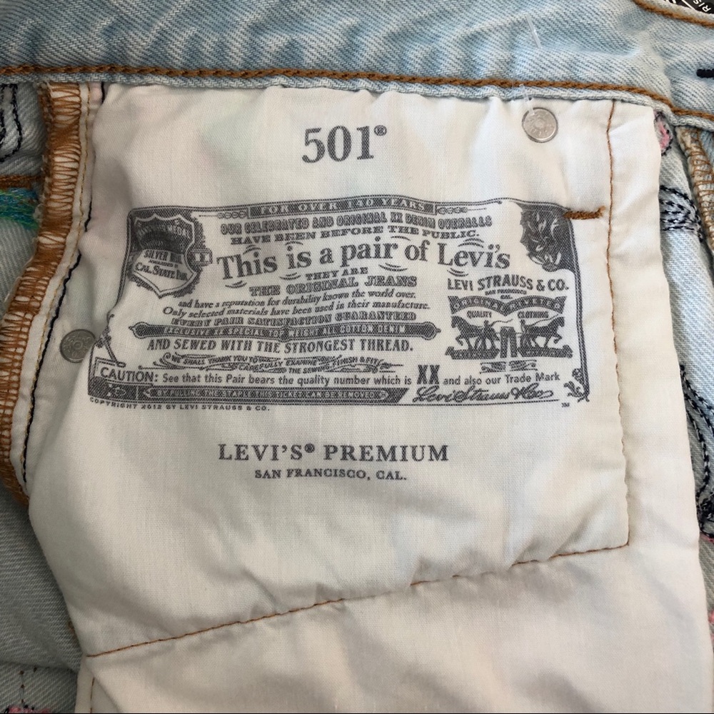 LEVIS 501 HIGH RISE FLORAL SHORTS - Picture 6 of 11
